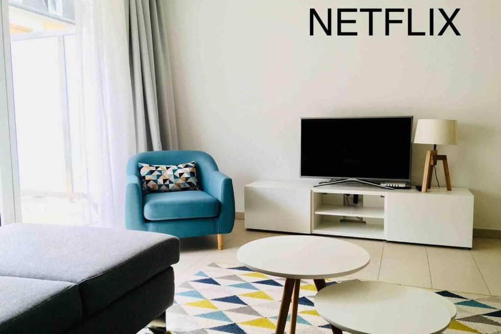 Large Family Retro Flat In City Center- Large Terrace & Garden View, Free Parking Lussemburgo Esterno foto